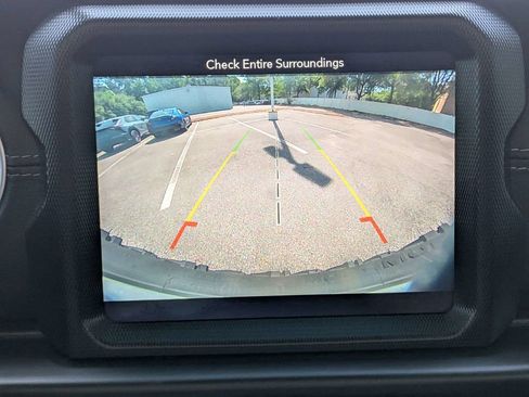 Used 2019 Jeep Wrangler Unlimited Sahara w/ Dual Top Group AWD/4WD image 21