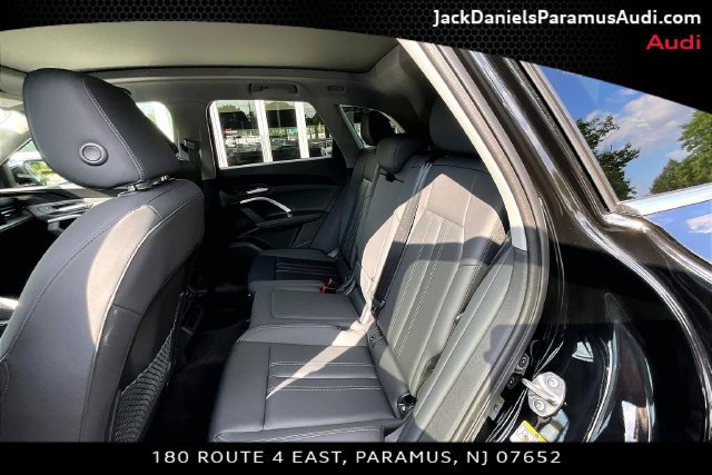 Used 2025 Audi Q5 Premium w/ Convenience Package AWD/4WD image 18