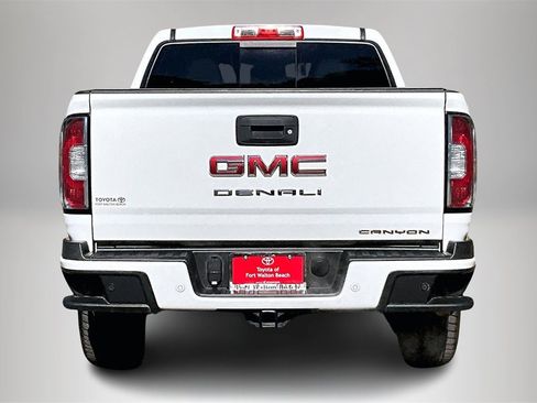 Used 2022 GMC Canyon Denali image 6