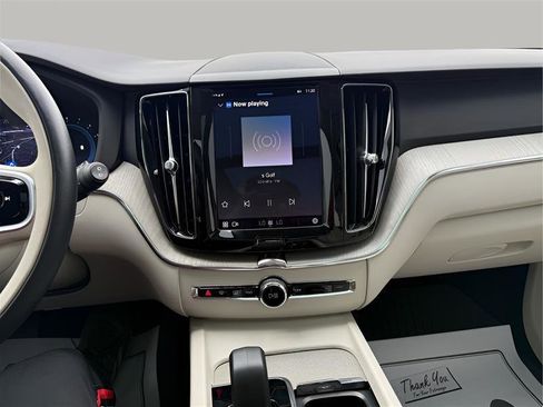 Used 2023 Volvo XC60 B5 Plus w/ Protection Package Premier image 23