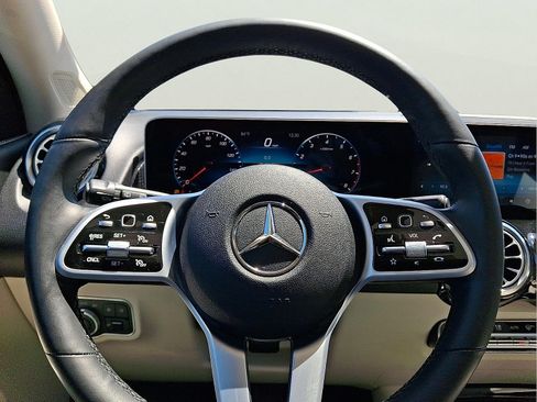Used 2021 Mercedes-Benz GLB 250 4MATIC image 20
