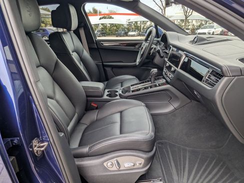 Certified 2025 Porsche Macan image 25