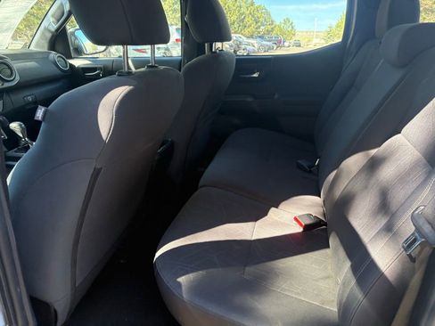 Used 2018 Toyota Tacoma TRD Off-Road image 16