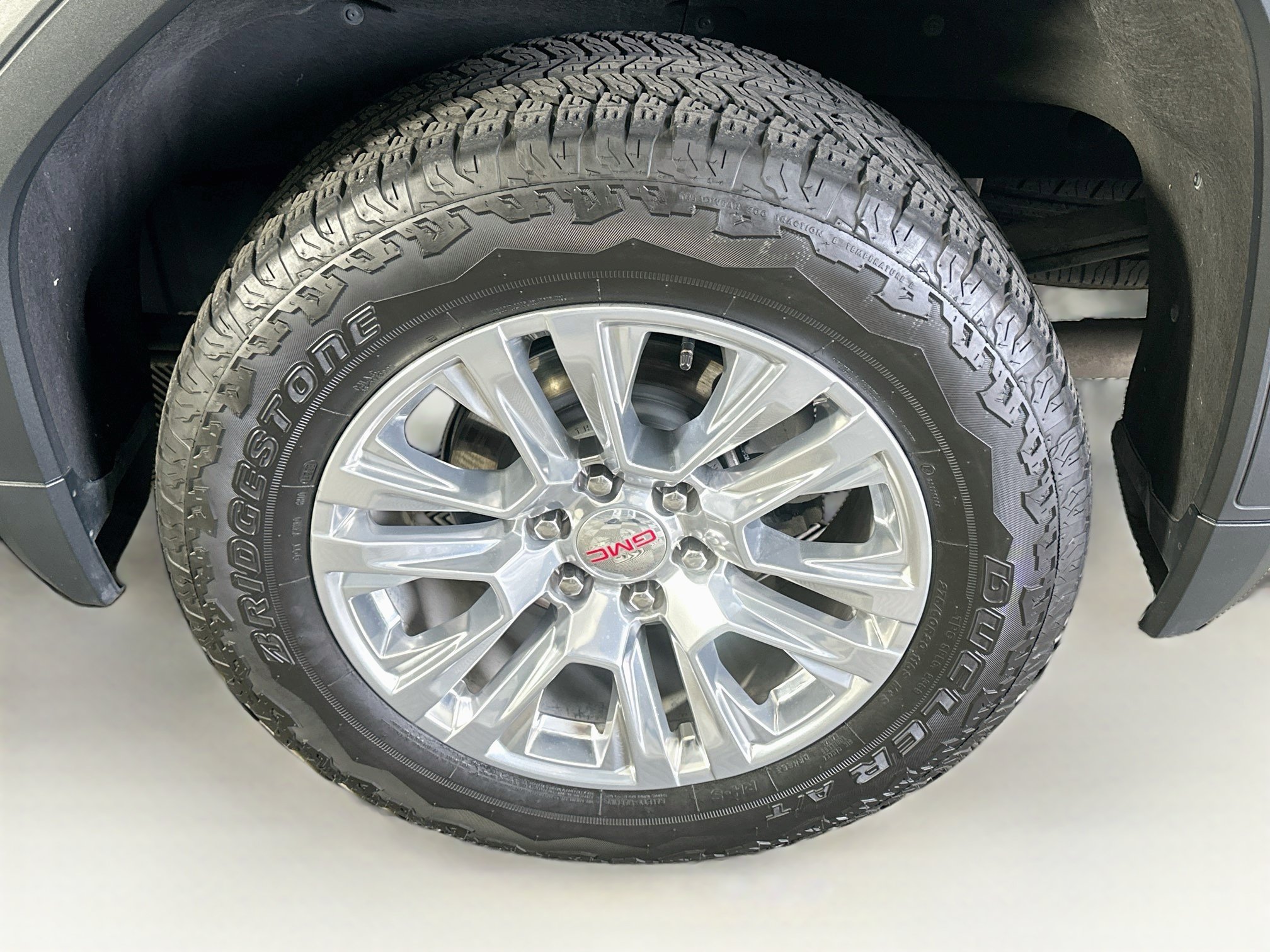 Used 2024 GMC Sierra 1500 Denali w/ Technology Package AWD/4WD image 11