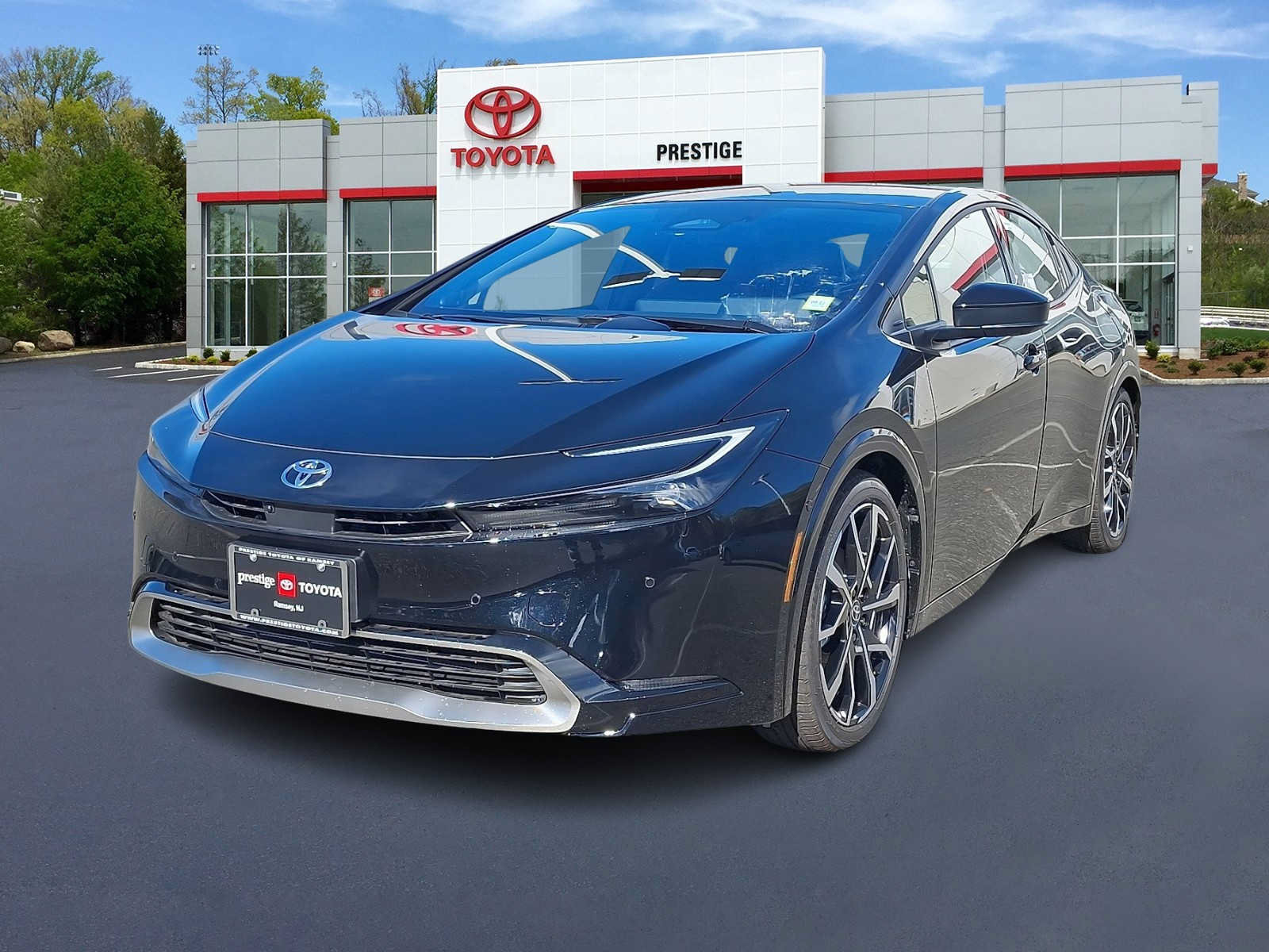 Used 2026 Toyota Prius Plug-In Hybrid w/ Limited Premium Package FWD image 1