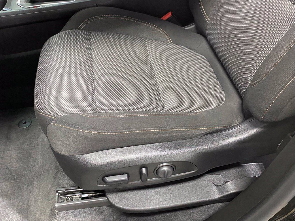 Used 2020 Chevrolet Traverse LT w/ LPO, Floor Liner Package AWD/4WD image 16