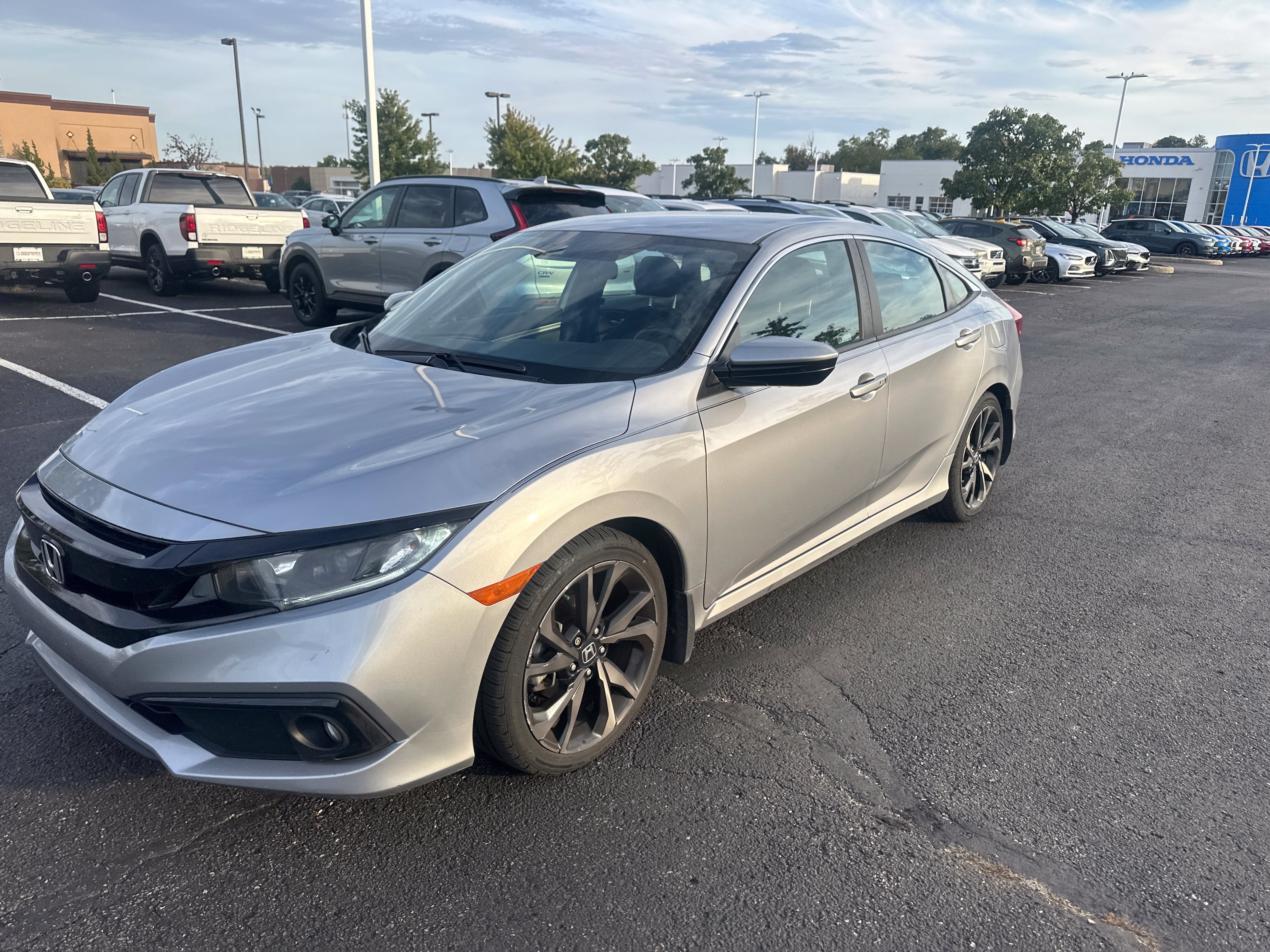 Used 2019 Honda Civic Sport image 8