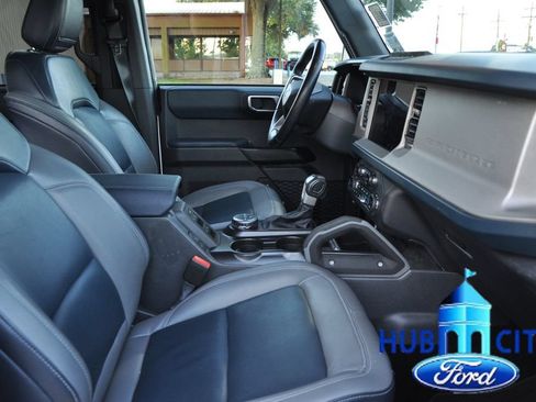 Used 2024 Ford Bronco Outer Banks AWD/4WD image 16
