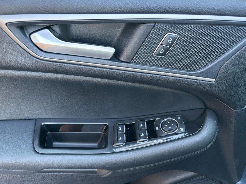 Used 2019 Ford Edge SEL w/ Cargo Accessory Package AWD/4WD image 18