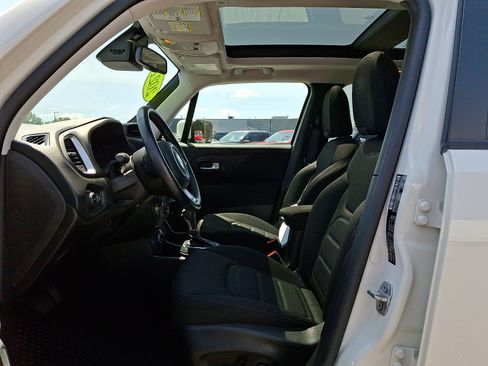Used 2021 Jeep Renegade Latitude w/ Sun & Sound Group AWD/4WD image 13