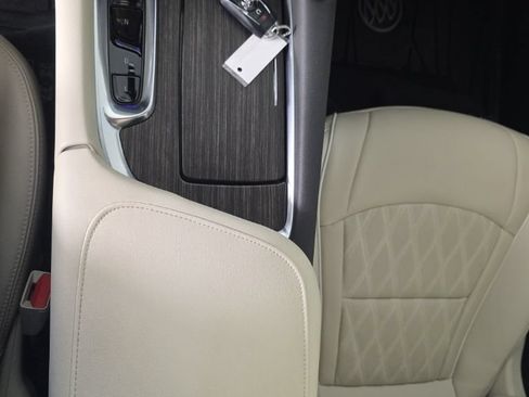Used 2022 Buick Enclave Avenir w/ Avenir Technology Package AWD/4WD image 22