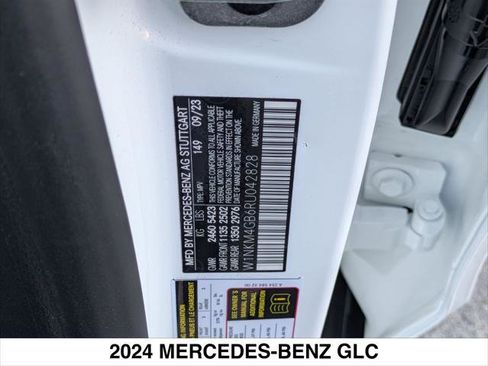 Used 2024 Mercedes-Benz GLC 300 SUV image 28