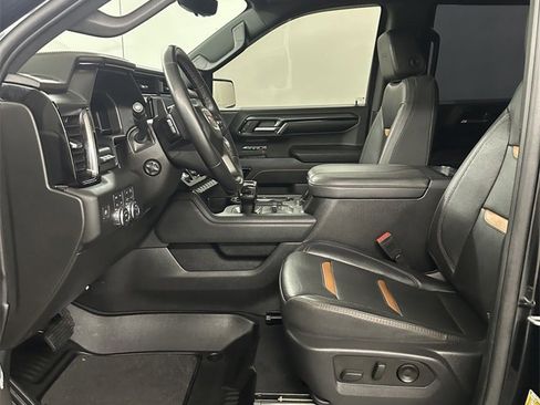 Used 2023 GMC Sierra 1500 AT4 w/ Technology Package image 11