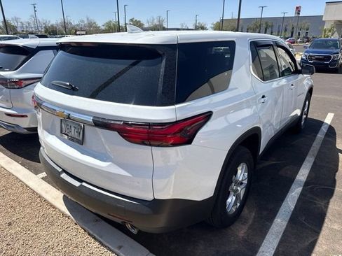 Used 2022 Chevrolet Traverse LS FWD image 3