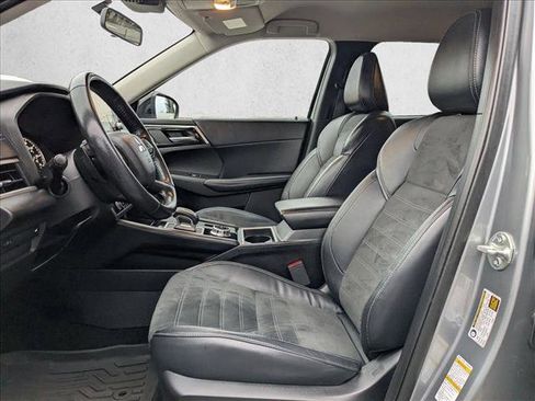 Used 2022 Mitsubishi Outlander SE image 17