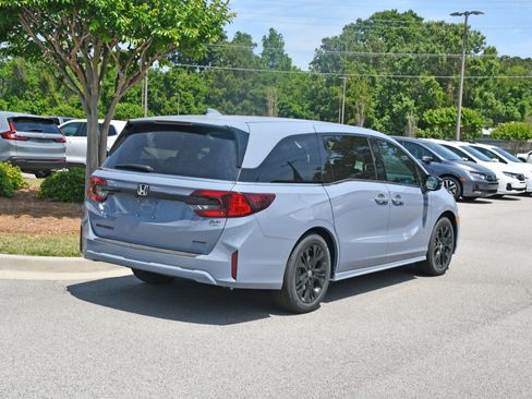 New 2026 Honda Odyssey Sport-L image 2