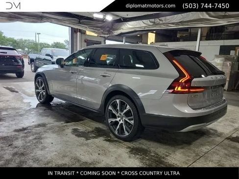Used 2025 Volvo V90 B6 Cross Country Ultra w/ Protection Package Premier AWD/4WD image 6