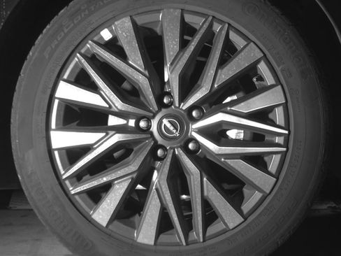 Used 2025 Nissan Altima 2.5 SV FWD image 13