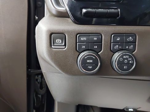 Certified 2025 Chevrolet Silverado 1500 LTZ w/ LTZ Premium Package AWD/4WD image 24