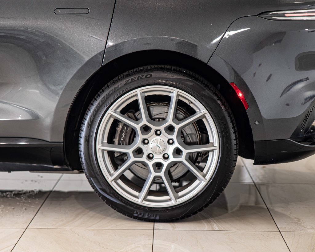 Used 2021 Aston Martin DBX AWD/4WD image 7
