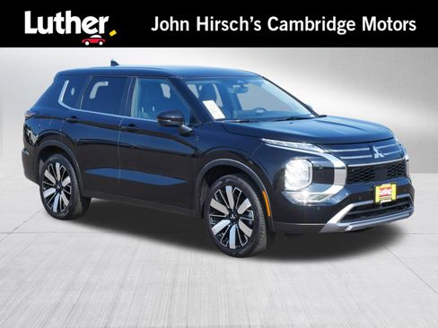 Used 2025 Mitsubishi Outlander SE AWD/4WD image 1