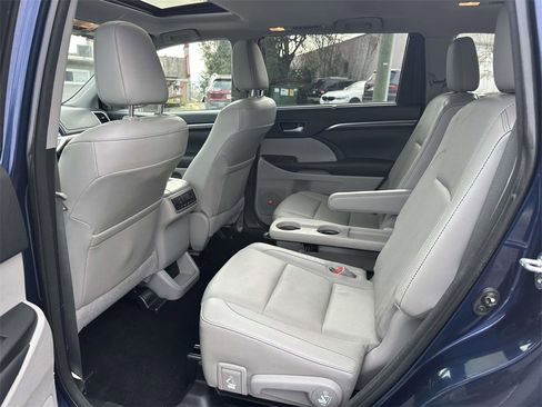 Used 2015 Toyota Highlander Limited image 15
