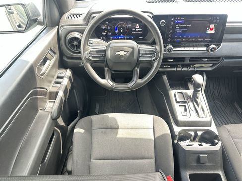 Used 2024 Chevrolet Colorado W/T image 17