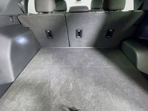 Used 2025 Chevrolet Equinox LT image 28