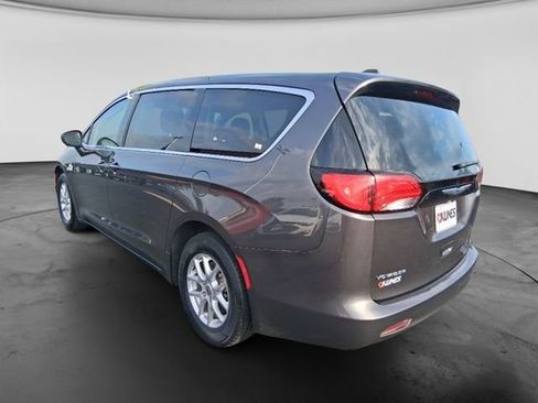 Used 2023 Chrysler Voyager LX FWD image 7