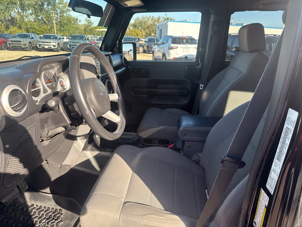 Used 2008 Jeep Wrangler Unlimited Sahara AWD/4WD image 11