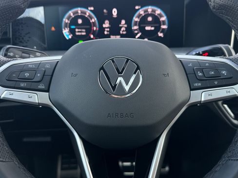 New 2026 Volkswagen Tiguan SE R-Line FWD image 21