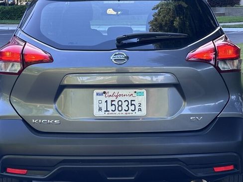 Used 2018 Nissan Kicks SV FWD image 8