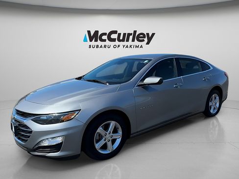 Used 2024 Chevrolet Malibu LT FWD image 1