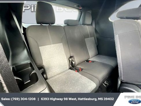 Used 2025 GMC Acadia Elevation image 21