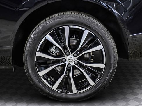 Used 2024 Volvo XC60 B5 Plus image 35