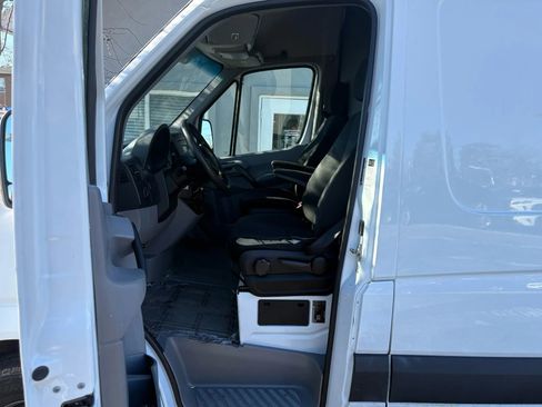Used 2016 Mercedes-Benz Sprinter 3500 image 10