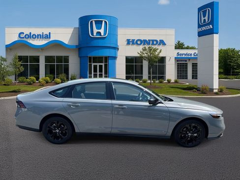 Used 2025 Honda Accord SE image 8