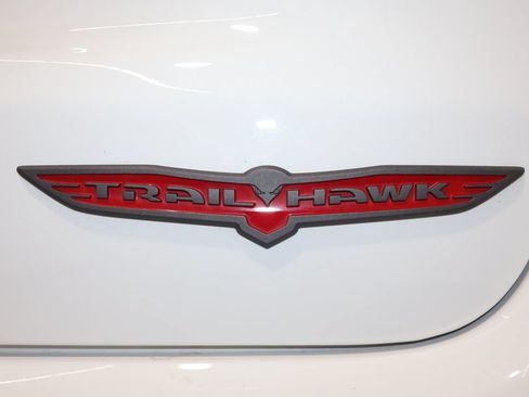 Used 2025 Jeep Compass Trailhawk AWD/4WD image 35