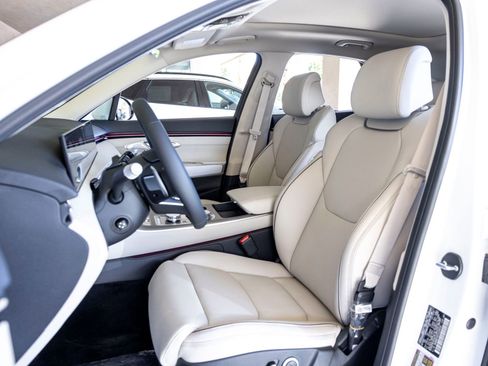 New 2026 Genesis GV70 2.5T Advanced AWD/4WD image 15