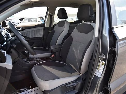 Certified 2022 Volkswagen Taos S image 19