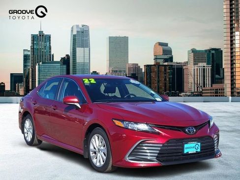 Used 2022 Toyota Camry LE image 7