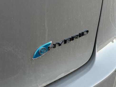 Used 2021 Chrysler Pacifica Touring-L w/ Uconnect Theater Family Group FWD image 11