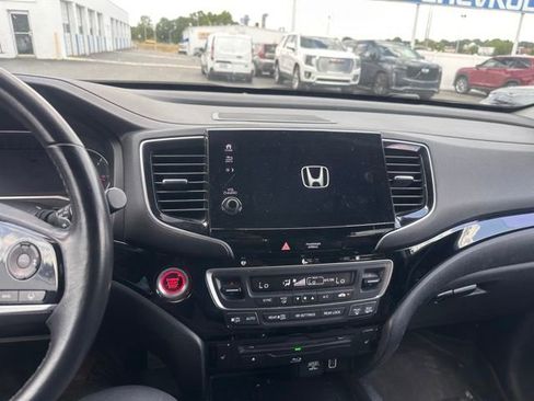 Used 2022 Honda Pilot Touring image 13