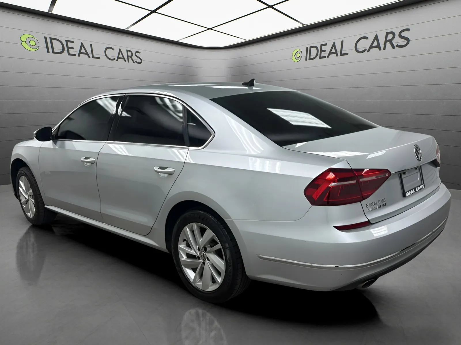 Used 2018 Volkswagen Passat 2.0T SE FWD image 7