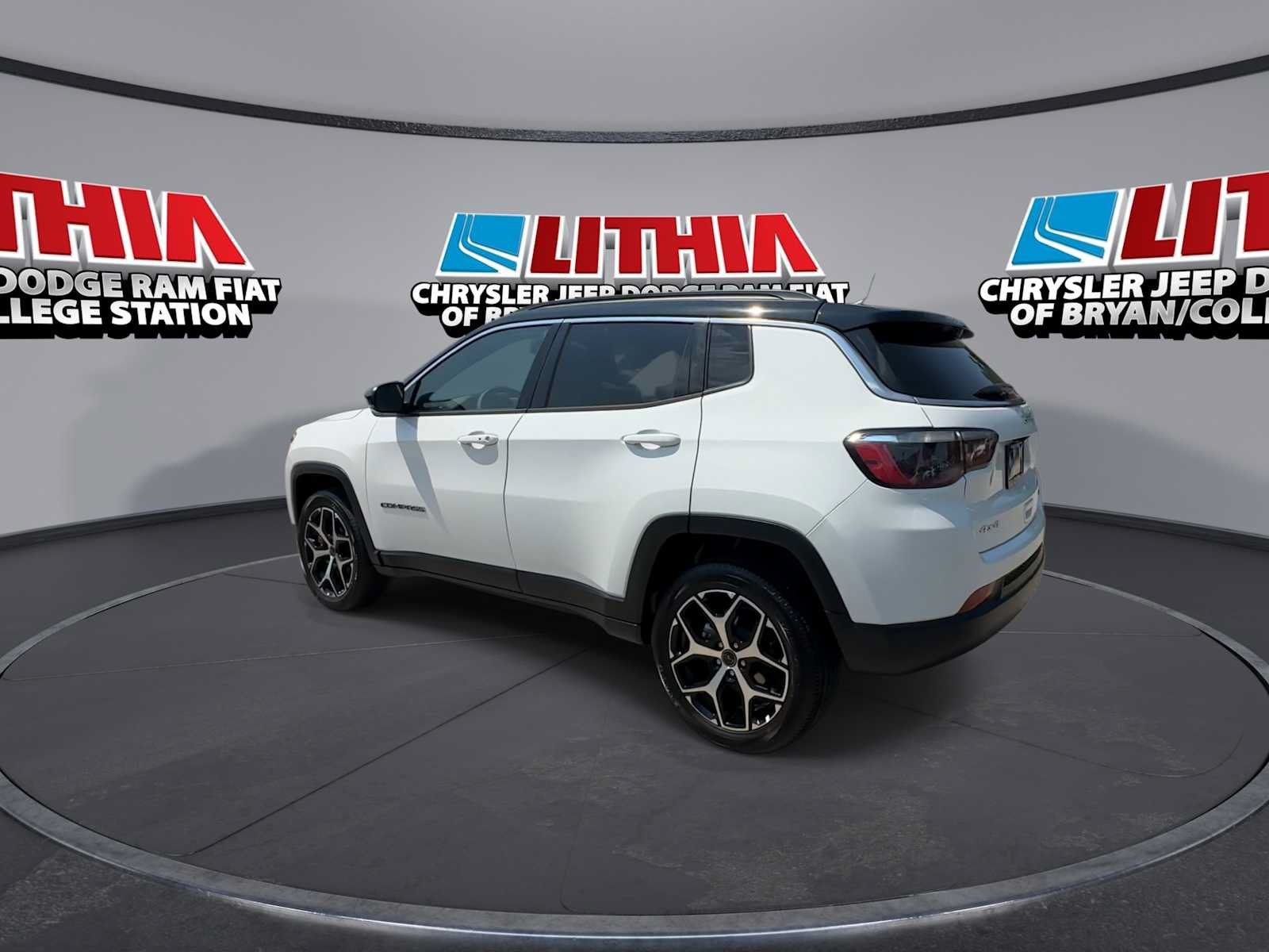 Used 2026 Jeep Compass Limited AWD/4WD image 6