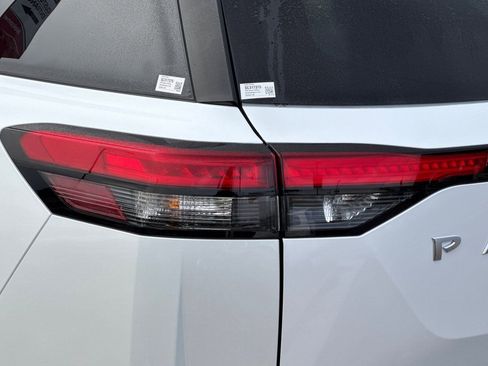 New 2025 Nissan Pathfinder SV image 33