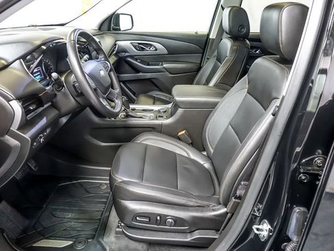 Certified 2019 Chevrolet Traverse LT w/ LT Premium Package AWD/4WD image 12