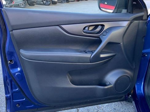 Used 2021 Nissan Rogue Sport S image 21