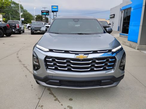 Used 2026 Chevrolet Equinox LT w/ Convenience Package II FWD image 2