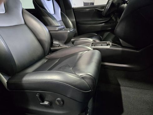 Used 2018 Tesla Model X 75D AWD/4WD image 7